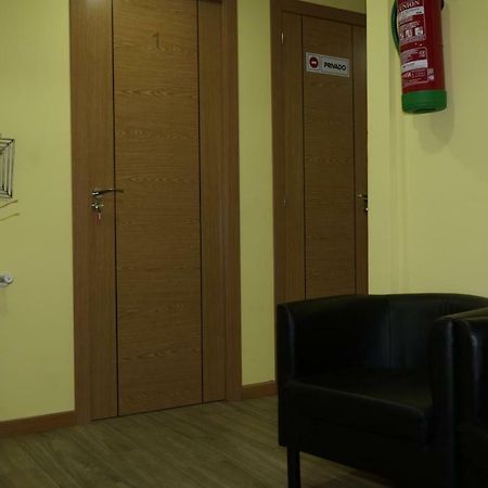 Hostal La Pared Torres de la Alameda Zewnętrze zdjęcie