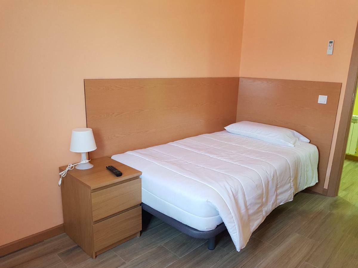 Hostal La Pared Torres de la Alameda Zewnętrze zdjęcie
