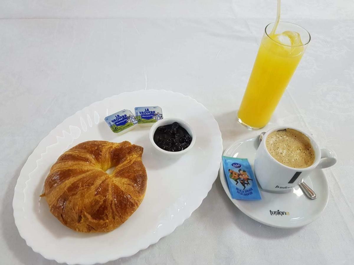 Hostal La Pared Torres de la Alameda Zewnętrze zdjęcie