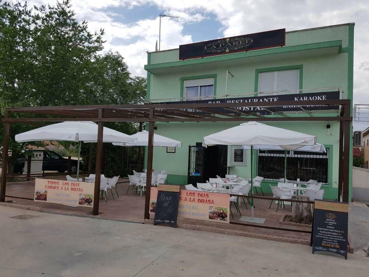 Hostal La Pared Torres de la Alameda Zewnętrze zdjęcie