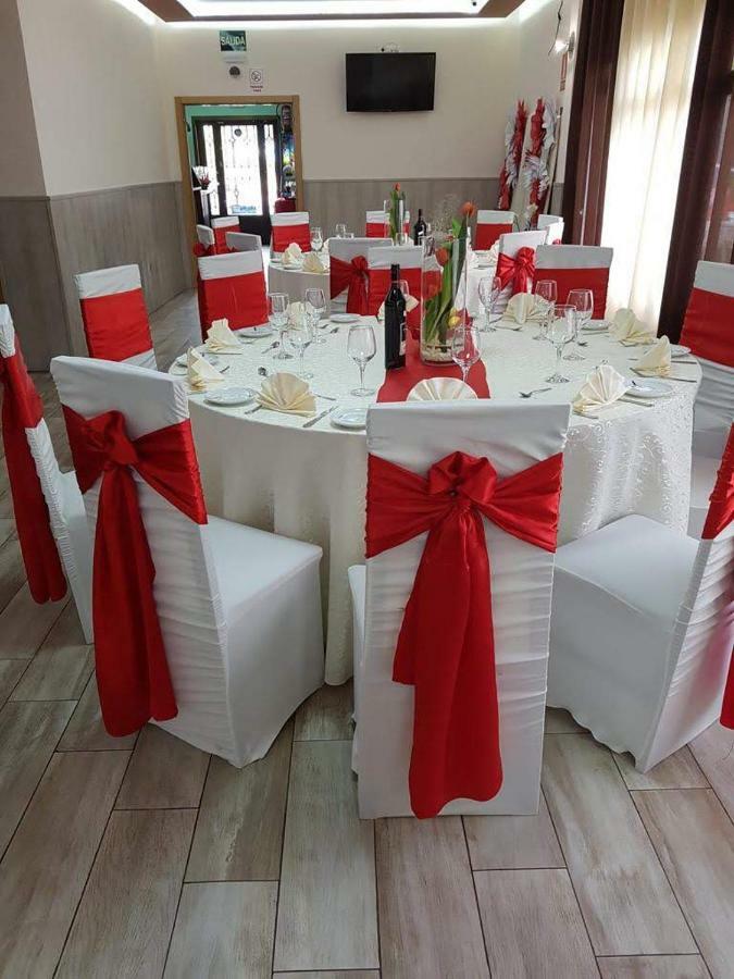 Hostal La Pared Torres de la Alameda Zewnętrze zdjęcie