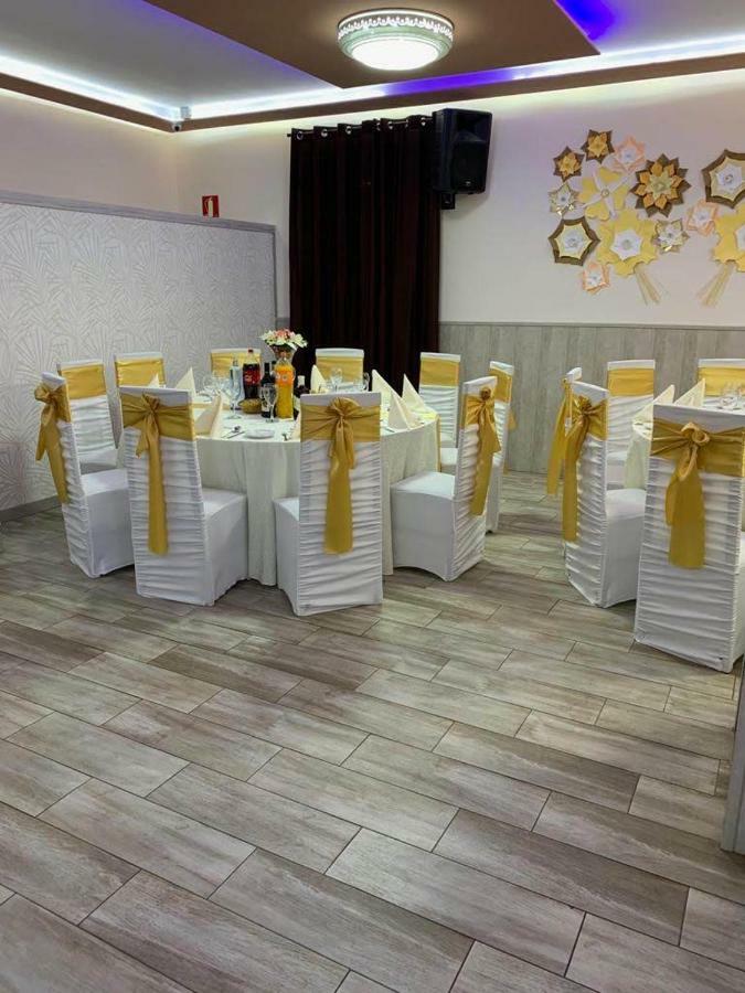 Hostal La Pared Torres de la Alameda Zewnętrze zdjęcie