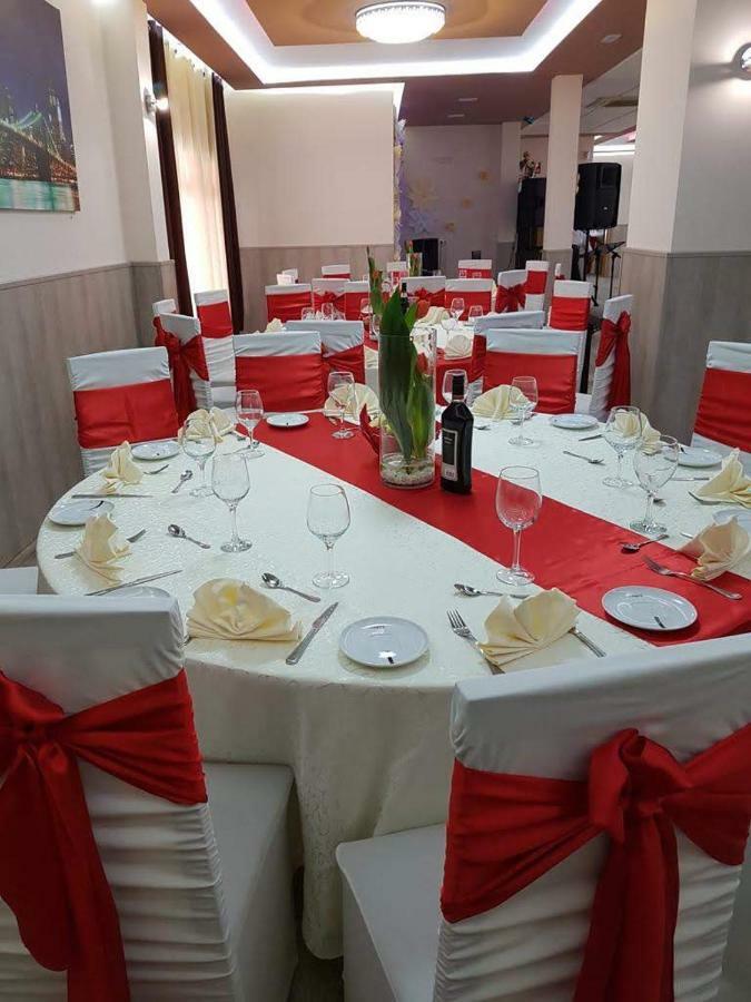 Hostal La Pared Torres de la Alameda Zewnętrze zdjęcie