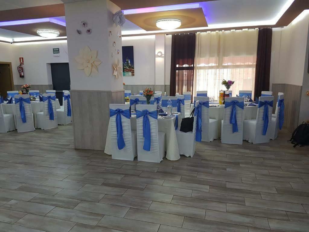 Hostal La Pared Torres de la Alameda Zewnętrze zdjęcie