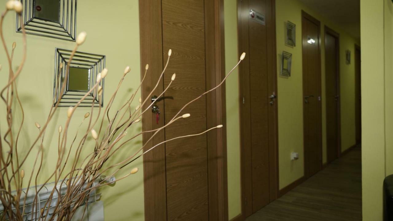 Hostal La Pared Torres de la Alameda Zewnętrze zdjęcie
