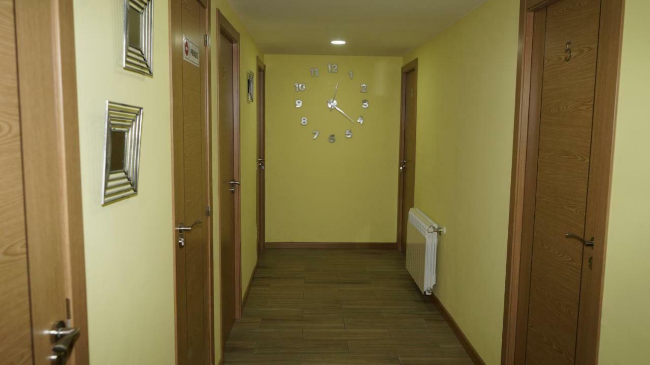 Hostal La Pared Torres de la Alameda Zewnętrze zdjęcie